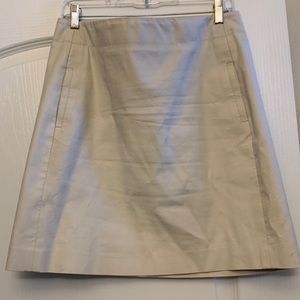 Loft skirt/skort in light beige with from side pockets gently worn